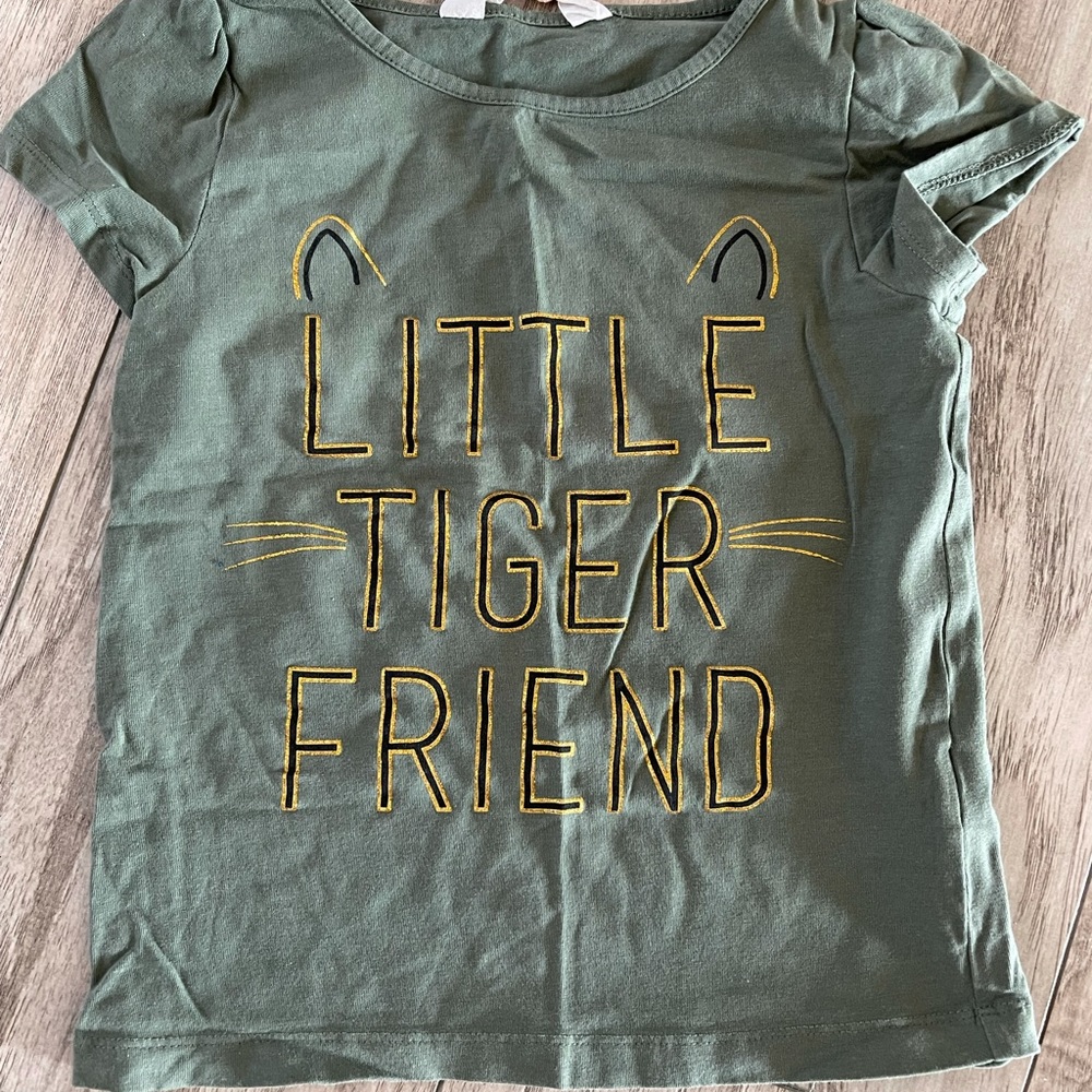 H&M girls shirt